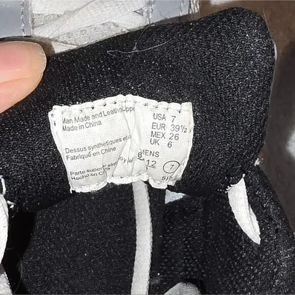 Champion Men's White Athletic Shoes NWOT never worn - Picture 5 of 6